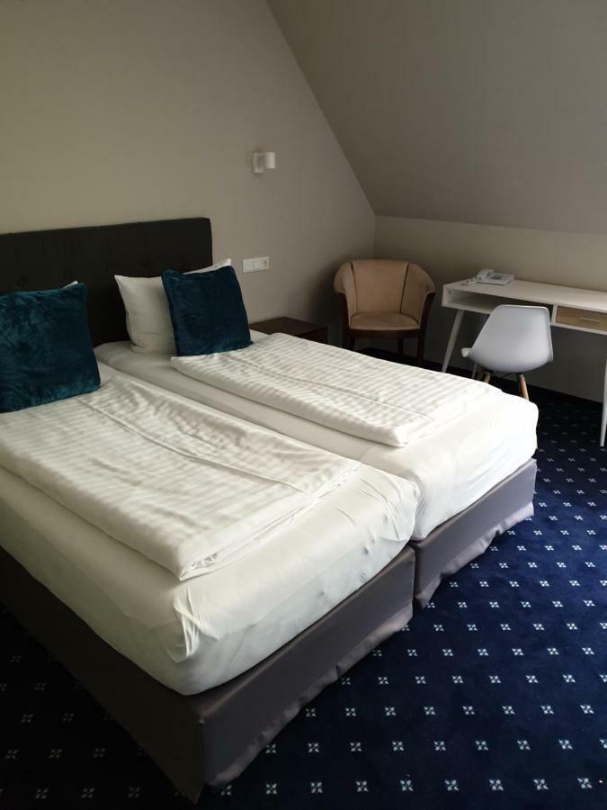 El Capitan Naehe Movie Park Hotel Шермбек Екстериор снимка